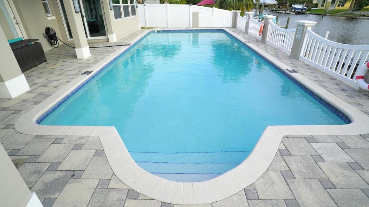 Dolphin Cove In Cocoa Beach Fl Exterior foto